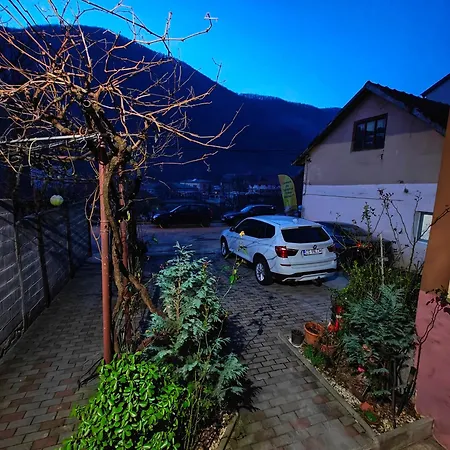Casa Miclau Gazde/Camere de închiriat *