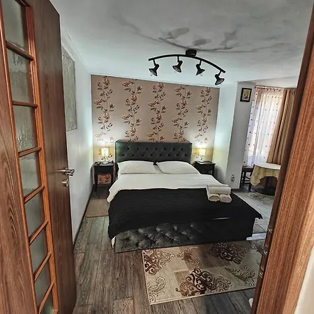 Casa Miclau Gazde/Camere de închiriat *
